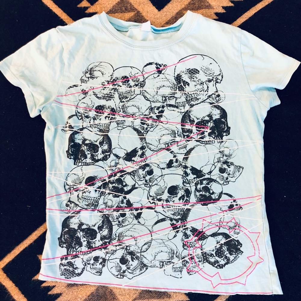 Little blue skull cropped tee